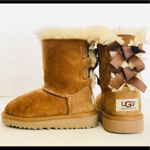 Girls UGG Bailey Bow Boots size 7